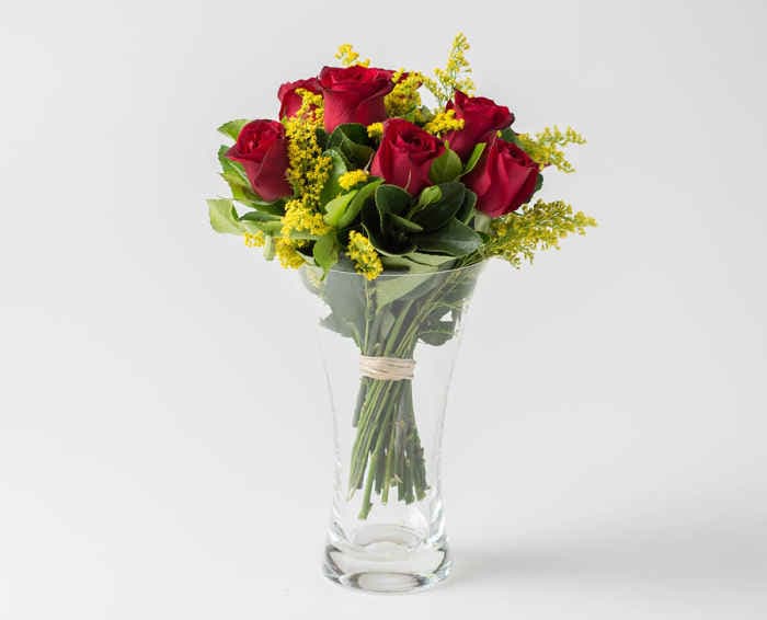 Arranjo de 8 Rosas Vermelhas em Vaso