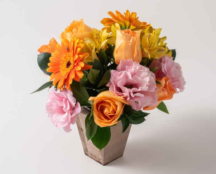 Arranjo de Gérberas, Flores do Campo e Rosas