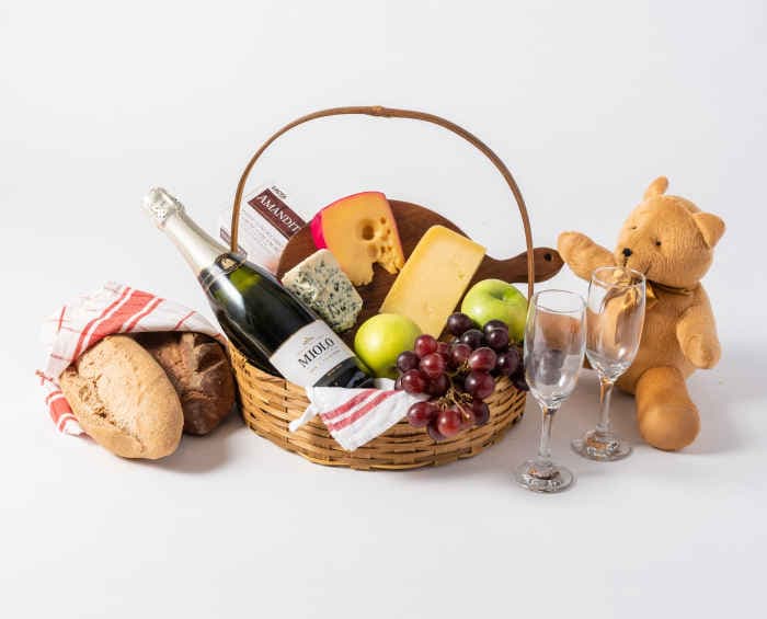 Cesta Grande de Frutas, Chocolate e Pelúcia